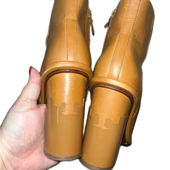Tory Burch Gabrielle Elegant Tan Ankle Boots Size 9M