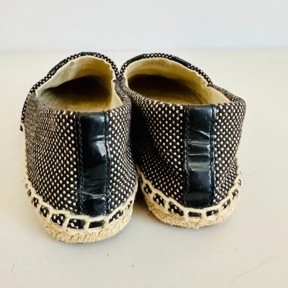 TORY BURCH NAVY AND NEUTRAL SIGNATURE LOGO ESPADRILLES