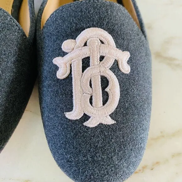 TORY BURCH Solid Gray Fabric Loafer Flats Large Logo - US 6.5