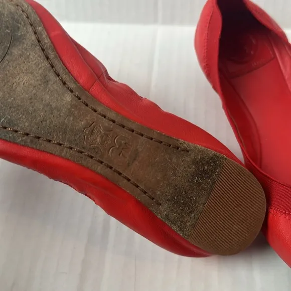 Tory Burch Work Closed Toe Size 7 Caroline Red Logo Leather Slip-On Ballet Flats