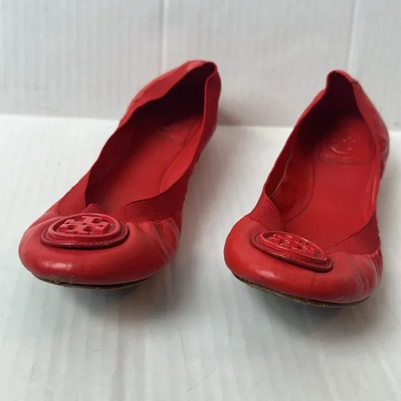 Tory Burch Work Closed Toe Size 7 Caroline Red Logo Leather Slip-On Ballet Flats