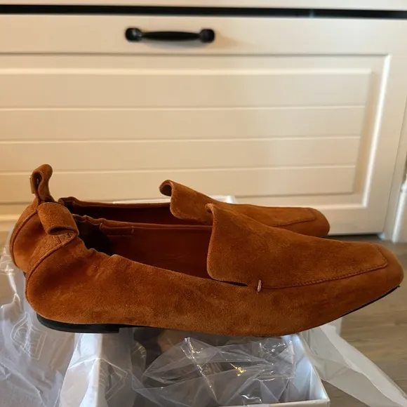 *TOTEME*  The Travel suede loafers slip on flats size 7.5 COGNAC