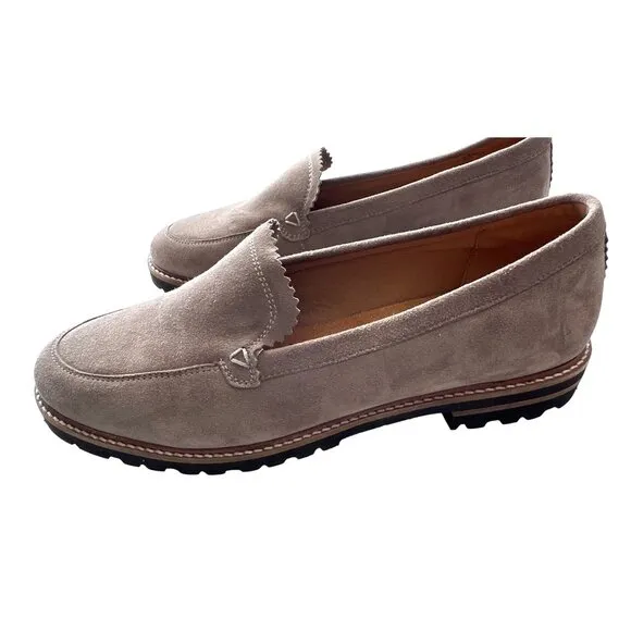 Trotters Fayth Taupe Stone Suede Loafers Scalloped Trim &amp; Rubber Soles Size 10