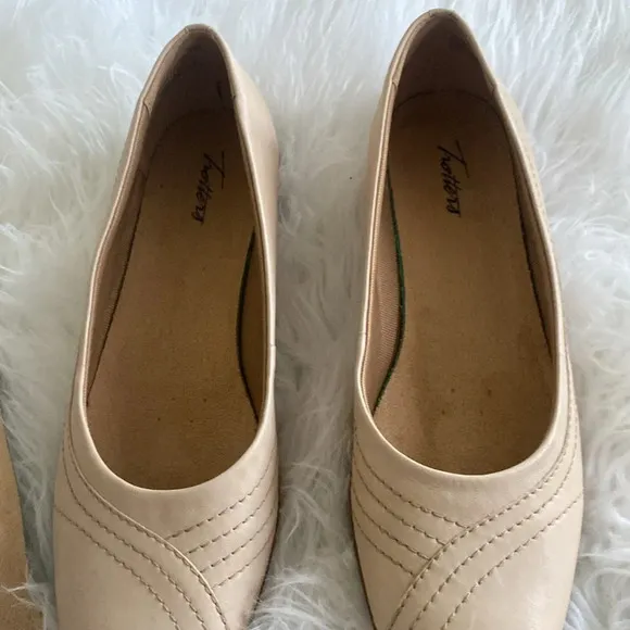 Trotters WOMEN'S TROTTERS SASHA FLATS Size 10.5