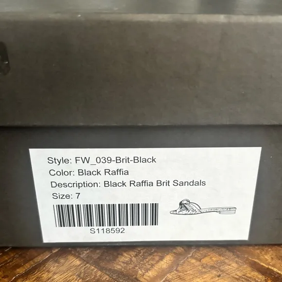 Tuckernuck black Raffia Brit Sandals   New in Box size 7