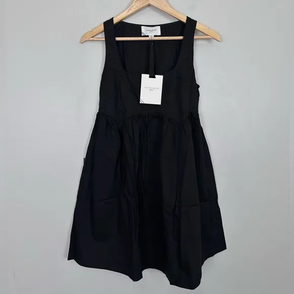 TUCKERNUCK Black Sleeveless Porto Dress
