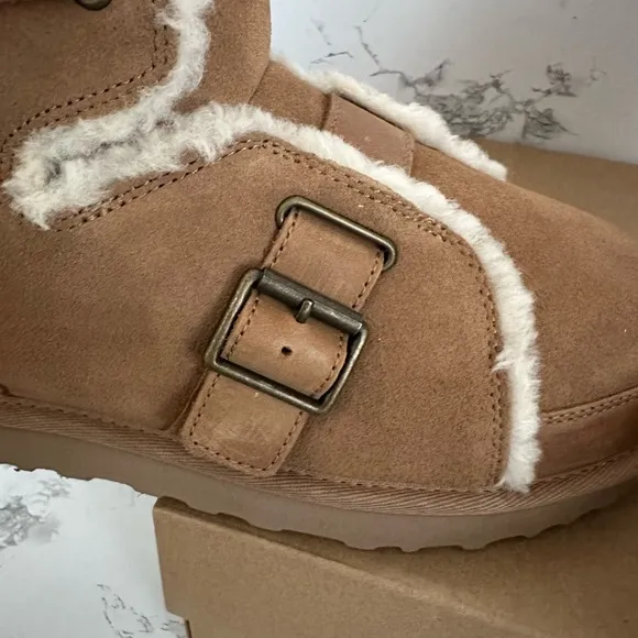 UGG Australia Dune Mini Buckle Boots Chestnut Brown Fleece Lined Women’s Sizes