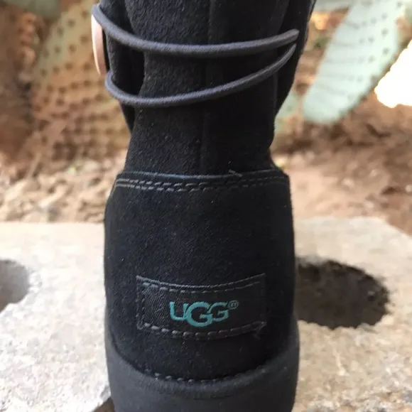 Ugg Australia Fabian Youth Genuine Suede and Shearling Booties Boots Size 5