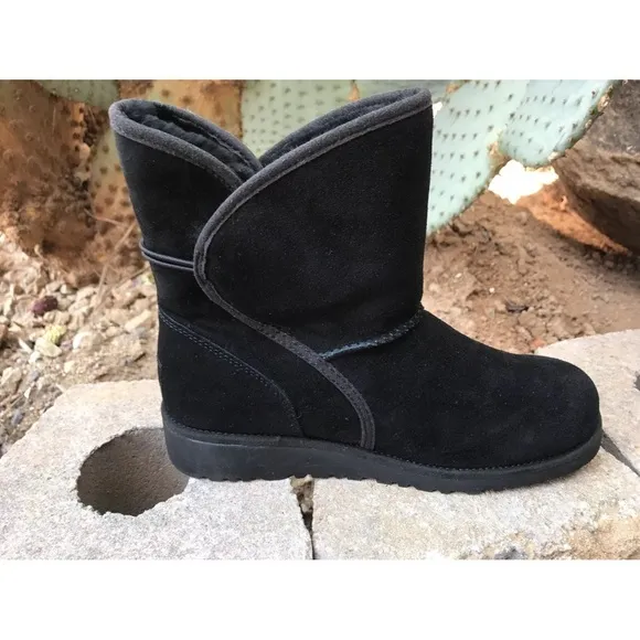 Ugg Australia Fabian Youth Genuine Suede and Shearling Booties Boots Size 5