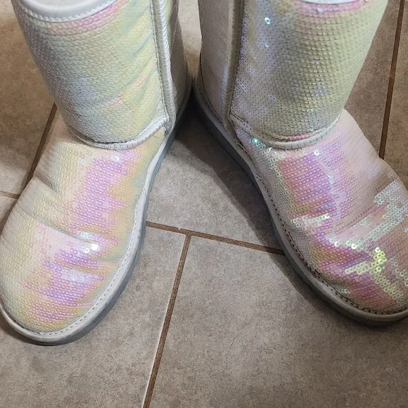 Ugg Australia I Do! Bridal Iridescent Sequin Sparkle Short Boots Size 8