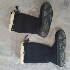 UGG Australia Suburb Tall Crotchet  Tassel Tie Accent Suade Boots Size 10