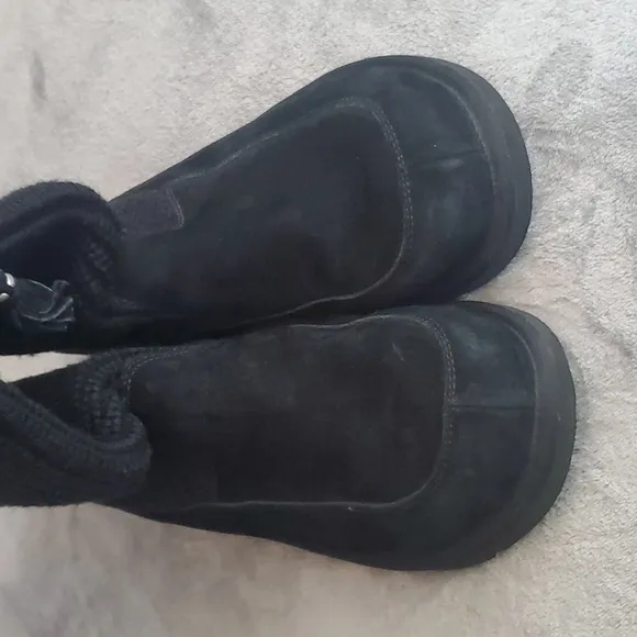 UGG Australia Suburb Tall Crotchet  Tassel Tie Accent Suade Boots Size 10