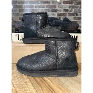 UGG Australia Women's Size 11 Black Leopard Dot Classic Mini Sheepskin Boots