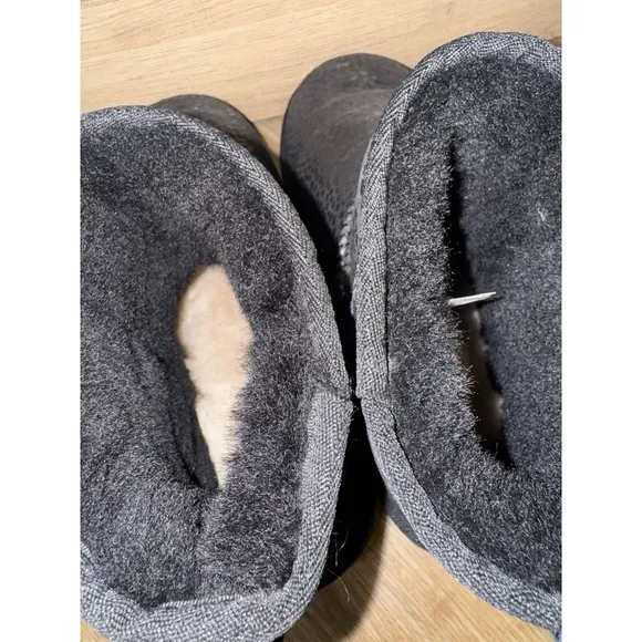 UGG Australia Women's Size 11 Black Leopard Dot Classic Mini Sheepskin Boots