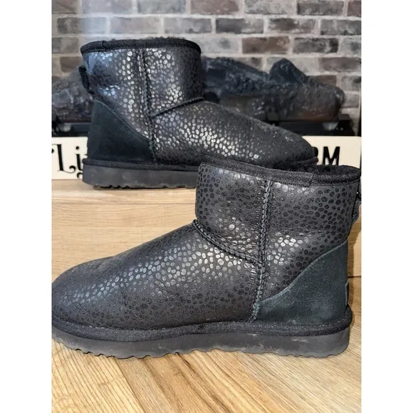UGG Australia Women's Size 11 Black Leopard Dot Classic Mini Sheepskin Boots