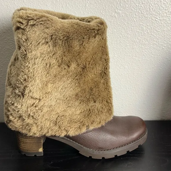 UGG Avery Stout Leather Water Resistant Cuffable High Heeled Boots Women's 8.5‎