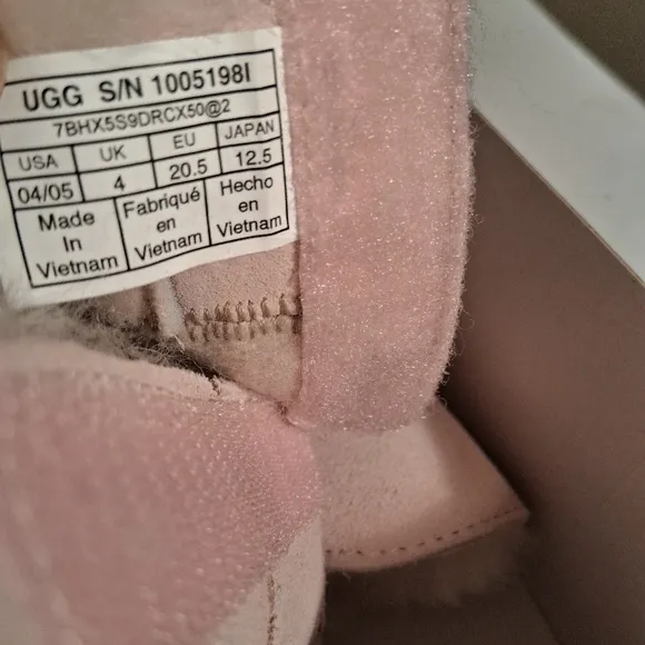 UGG Baby Pink Boots With Fleece Lining New Display
