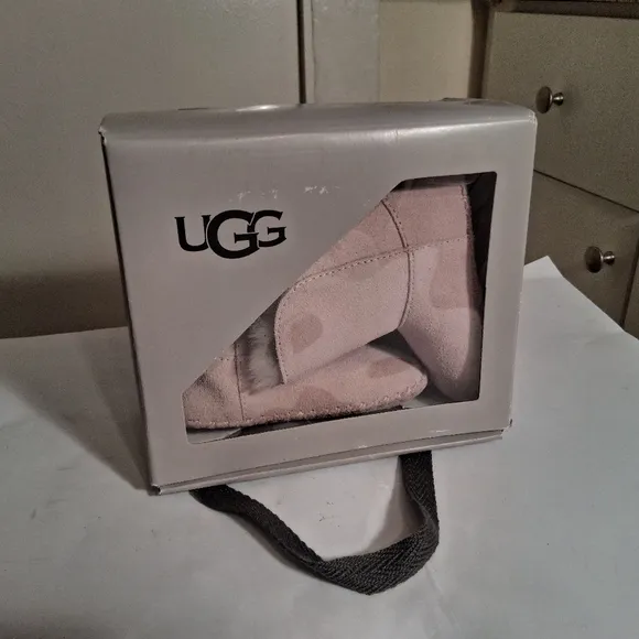 UGG Baby Pink Boots With Fleece Lining New Display