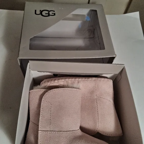UGG Baby Pink Boots With Fleece Lining New Display