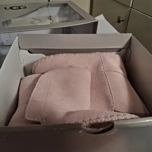 UGG Baby Pink Boots With Fleece Lining New Display