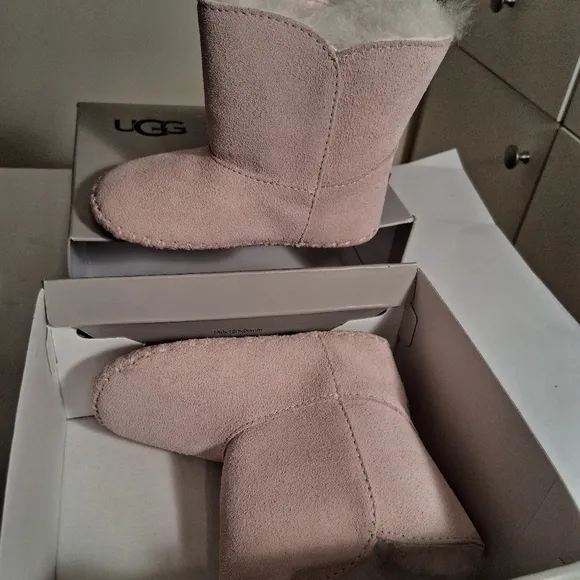 UGG Baby Pink Boots With Fleece Lining New Display