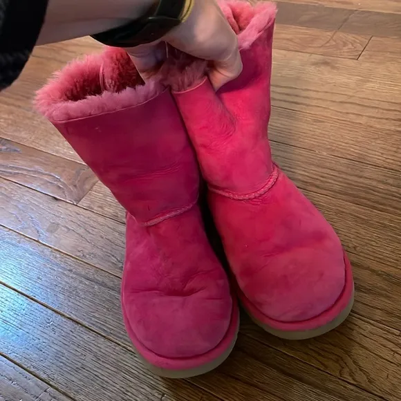 Ugg Bailey bow pink fur boots
