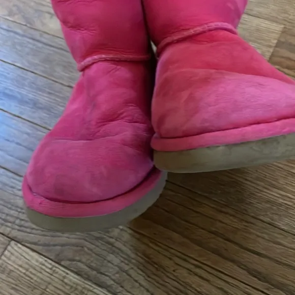 Ugg Bailey bow pink fur boots