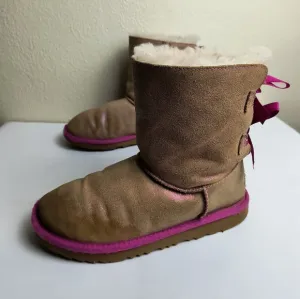 UGG Bailey Kids Boots in Brown and Pink Bow Big Girl Size 4