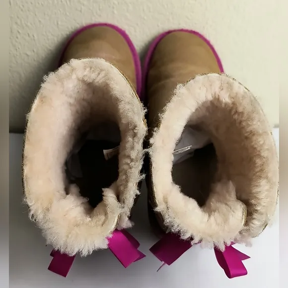 UGG Bailey Kids Boots in Brown and Pink Bow Big Girl Size 4