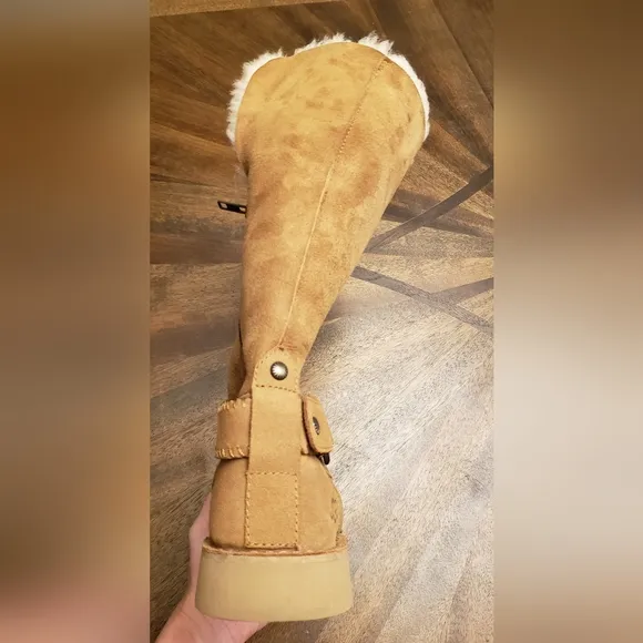 UGG Braiden Boots In Chestnut Womens Size 8