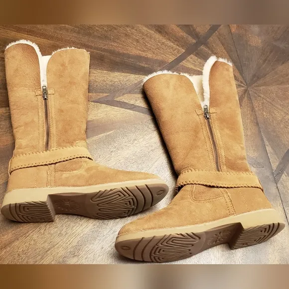 UGG Braiden Boots In Chestnut Womens Size 8