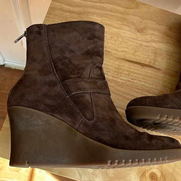 UGG GISELLA 5593 brown leather suede wedge boot fleece lined boots size 10