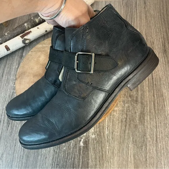 *UGG |  Graham Monk-Strap Buckle Boots in Black Distressed Leather Size 12.5