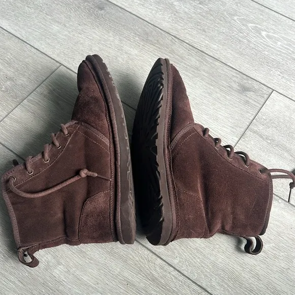 UGG Harkley Brown suede sheepskin interior lace up Boots size 10