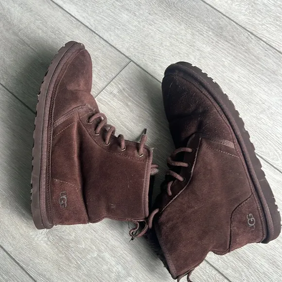 UGG Harkley Brown suede sheepskin interior lace up Boots size 10