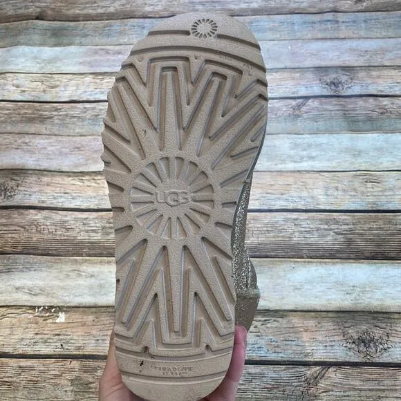 UGG Kids Classic Short II Glitter Boots Size 5