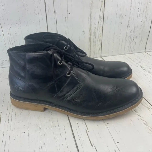 UGG Leighton Chukka Black‎ Leather Boots