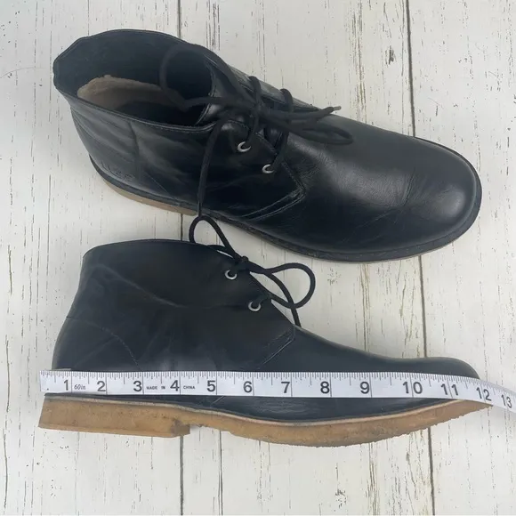 UGG Leighton Chukka Black‎ Leather Boots