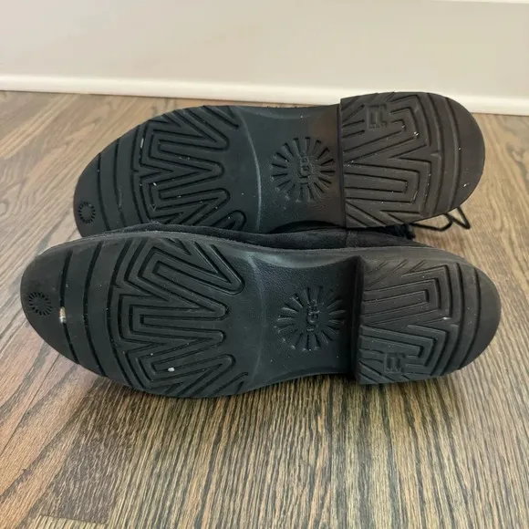 UGG Naiyah Genuine Shearling Suede black boots size 10