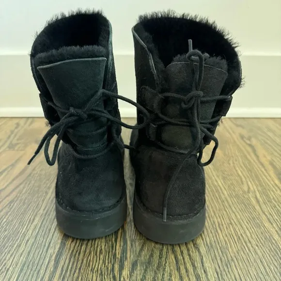 UGG Naiyah Genuine Shearling Suede black boots size 10