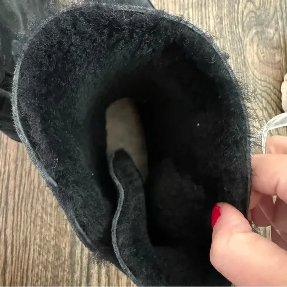 UGG Naiyah Genuine Shearling Suede black boots size 10