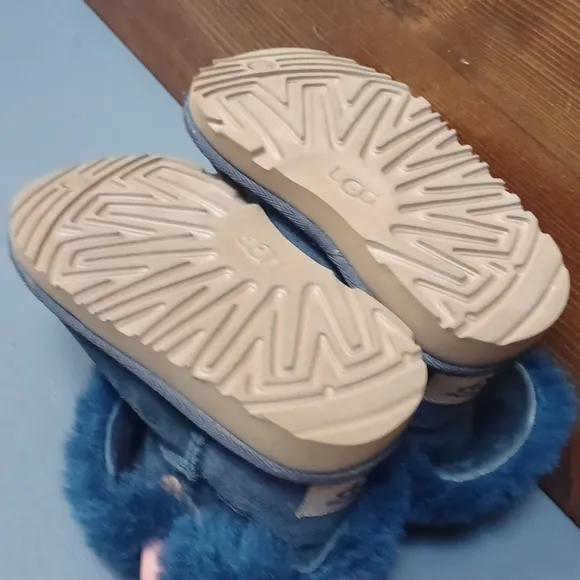 UGG  toddler boots