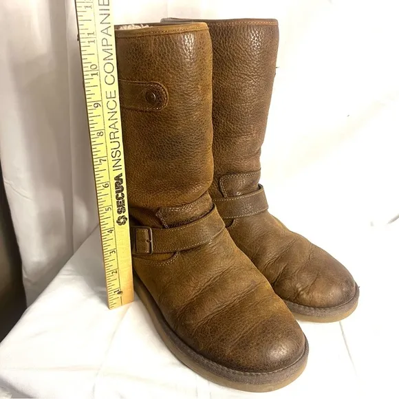 UGG Women's 8 Kensington Double Buckle Moto Boot Brown Leather Sherpa Lined