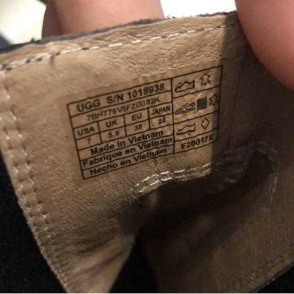 Ugg women's Boots Brown Color Size 7