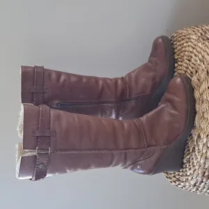 UGG Womens Maxene Brown Leather Sheepskin Lined‎ 3&quot; Wedge Tall Boots Zipper Sz.8