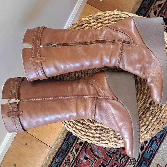 UGG Womens Maxene Brown Leather Sheepskin Lined‎ 3&quot; Wedge Tall Boots Zipper Sz.8