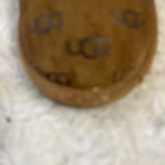 UGG Classic Mini II Embossed Chestnut Suede Sheepskin Lined Ankle Boots girl SZ4