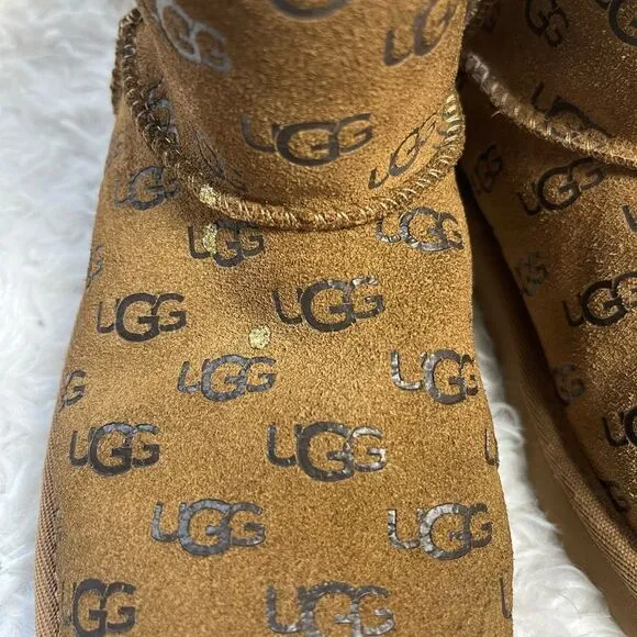UGG Classic Mini II Embossed Chestnut Suede Sheepskin Lined Ankle Boots girl SZ4