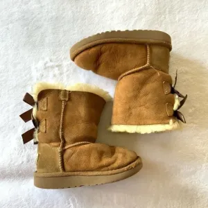 𝅺UGG'S Toddler Bailey Bow ll Boots