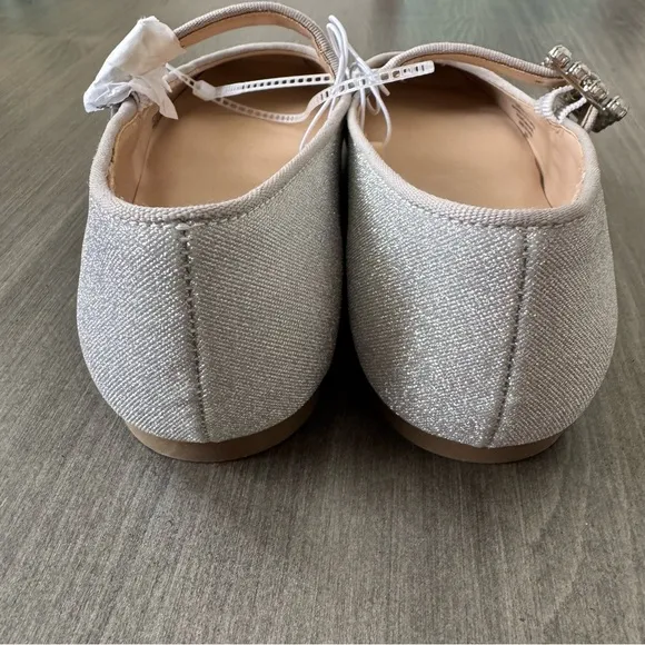 Unisa  Embellished Buckle Mary Jane metallic silver Flats size 5.5 NWT $60